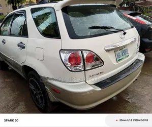 Lexus RX 300 2WD SUV 2002 Fari