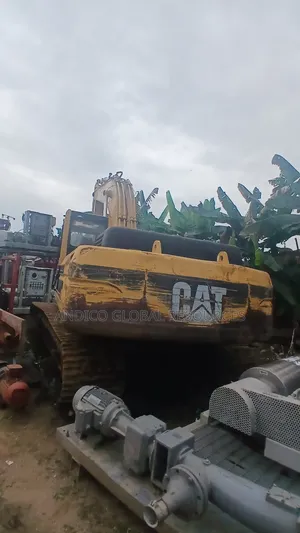 Caterpillar 330BL Excavator - Kai da aka kawo daga Belgium
