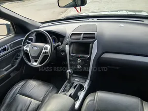 2015 Ford Explorer XLT SUV AWD
