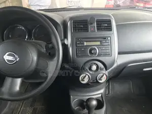 Nissan Versa 1.6 S Sedan 2012 Baki