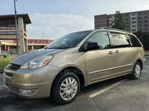 Toyota Sienna 2005 Zinariya