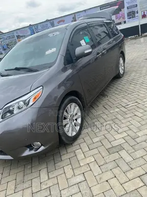 Toyota Sienna Limited 7 Passenger 2016