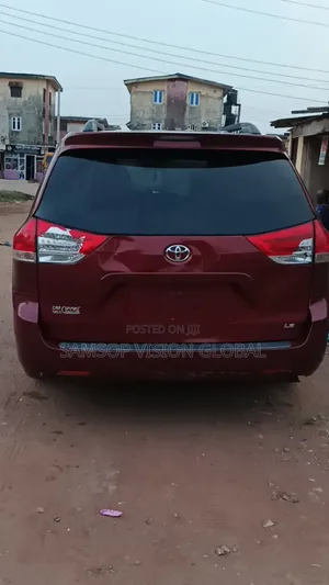 Toyota Sienna 2014 Ja