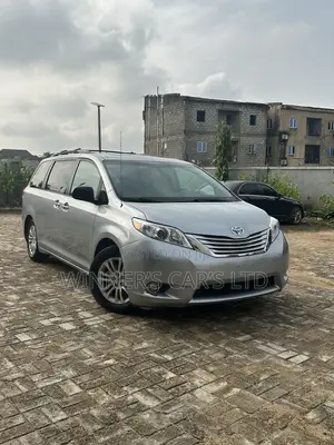 Toyota Sienna XLE 2014 Gray