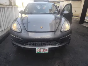 Porsche Cayenne 2014 Grey