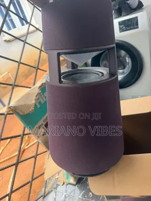LG Xboom 360 Mai Saurare Mai Juyawa