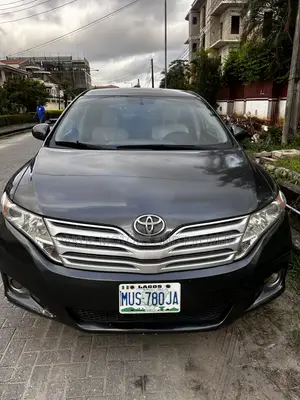 Toyota Venza AWD 2011 Grey