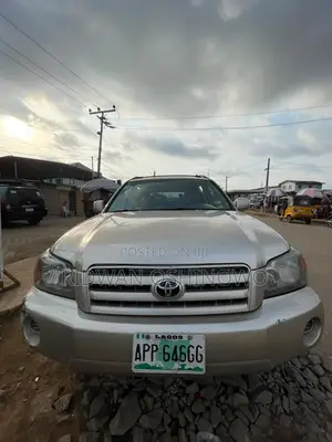 Toyota Highlander V6 2005 Zinare