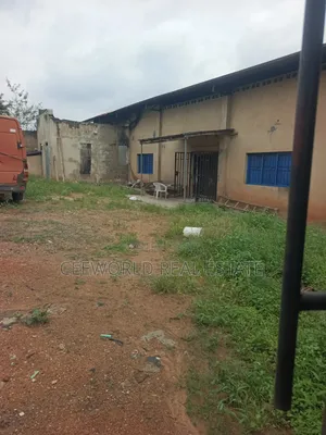 Wurin Ajiya 351sqm da Flat Mai Dakuna 2 don Hayarwa, Alalubosa