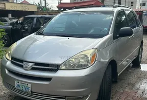 Toyota Sienna LE AWD 2005 Silver