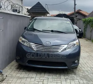 2013 Toyota Sienna Limited - Foreign Used