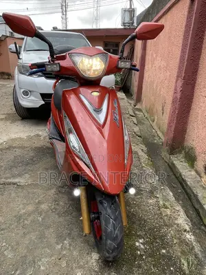 Kymco Scooter 2015 Orange