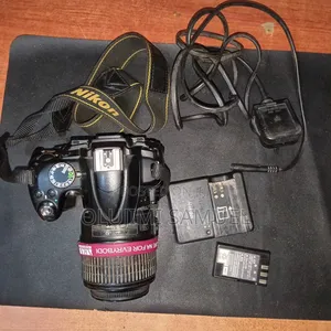 Nikon D5000 DSLR Camera
