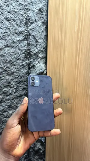 Apple iPhone 12 128GB Baki