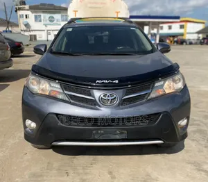 Toyota RAV4 XLE AWD 2013
