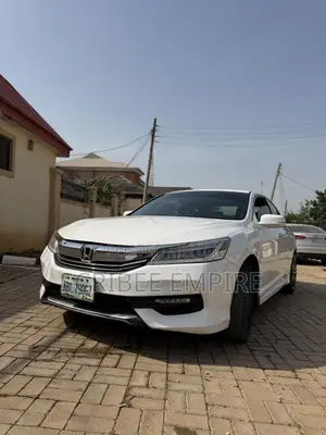 2016 Honda Accord Touring Sedan 3.5L Fari