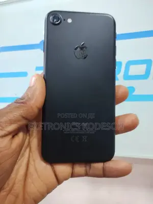Apple iPhone 7 32GB Baki