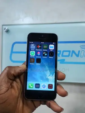 Apple iPhone SE 64GB Baki (Amfani da UK)
