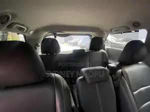 2017 Toyota Sienna SE Minivan Mai Zama 8