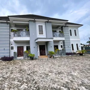 Rukunin Gidaje 4 masu Dakuna 2 don Ofis, GRA Phase 3, Port Harcourt