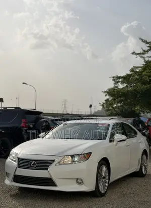 2014 Lexus ES 350 FWD Fari