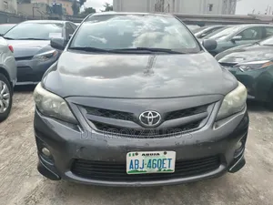 Toyota Corolla LE Sedan ta 2013