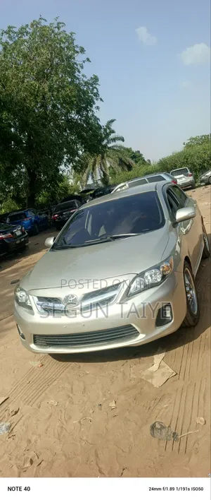 Toyota Corolla 2013 Zinariya