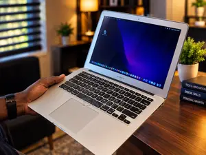Apple MacBook 2017 Laptop - 8GB RAM, 256GB HDD