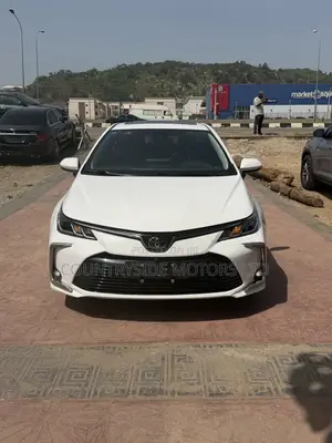 Toyota Corolla 2023 Fari