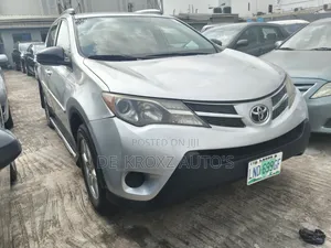 Toyota RAV4 LE AWD SUV ta 2013