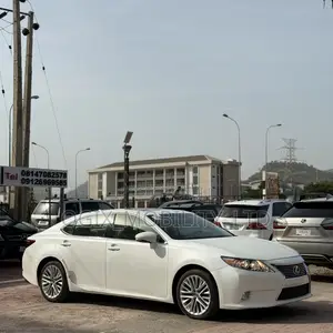 Lexus ES 350 FWD Sedan ta 2013