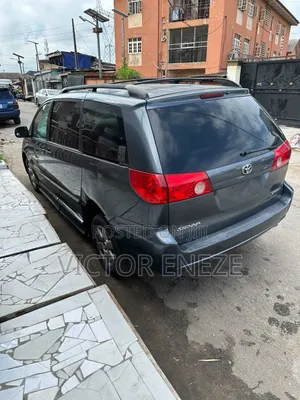 Toyota Sienna 2005 - Wadda Aka Shigo Da Ita, Kore