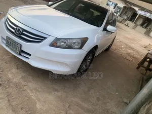 Honda Accord 2.0 Estate Automatic 2012 Fari