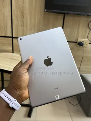 Apple iPad 9.7 (Gen 6) 32GB Grey
