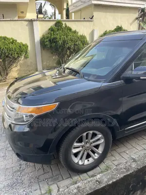 2013 Ford Explorer XLT 4x4 SUV