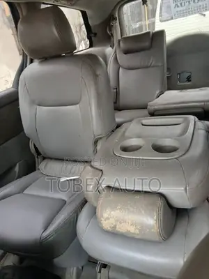 Toyota Sienna LE AWD Minivan ta 2006