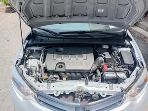 Toyota Corolla 2014 Silver