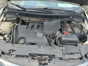 Mazda CX-9 2011 Fari