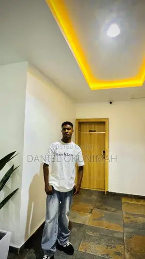 Daniel Okunimah - Mai Digiri A Kasuwanci Yana Neman Aiki