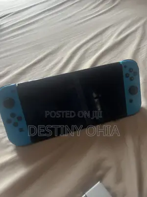Nintendo Switch OLED - Used