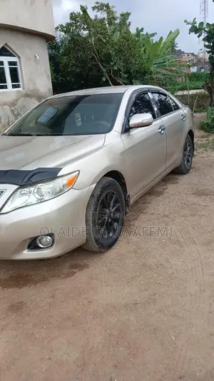 Toyota Camry 2010 Zinari