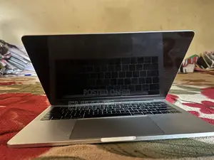 Apple MacBook Pro 2017 8GB Intel Core i5 256GB SSD