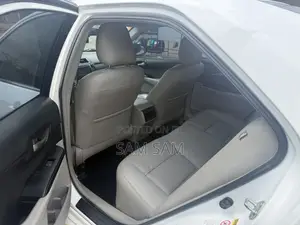 2013 Toyota Camry LE 2.5L Sedan - Fari