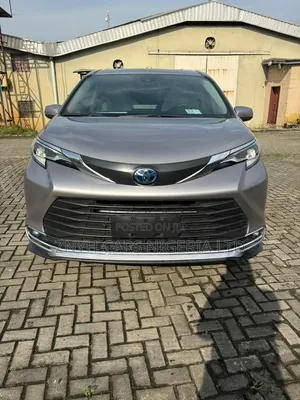 2022 Toyota Sienna Hybrid - Motar Alfarma na Eksekutif