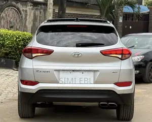 Hyundai Tucson 2016 Launinsa Azurfa