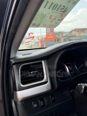 Toyota Highlander XLE 2019 Blue