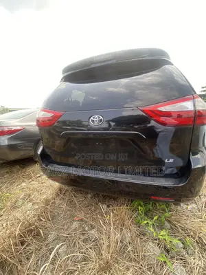 Toyota Sienna 2015 Baki