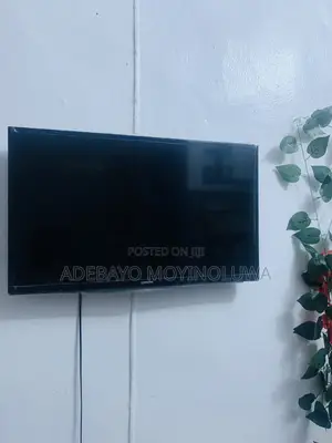 Samsung TV 32 Inch - Kamar Sabo