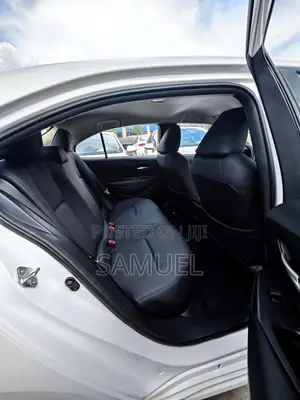 Toyota Corolla LE 2023 - White