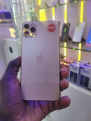 Apple iPhone 11 Pro Max 256GB Zinariya